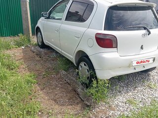2001 Toyota Vitz I (P10), белый, 355000 рублей, вид 5