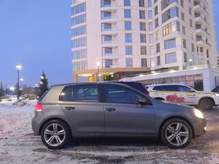 2011 Volkswagen Golf VI, серый, 575000 рублей, вид 3