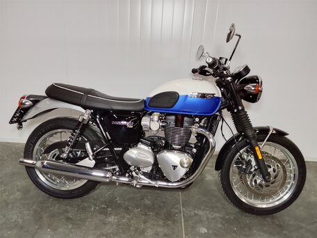 2023 Triumph Bonneville T120, белый, 1277000 рублей, вид 4