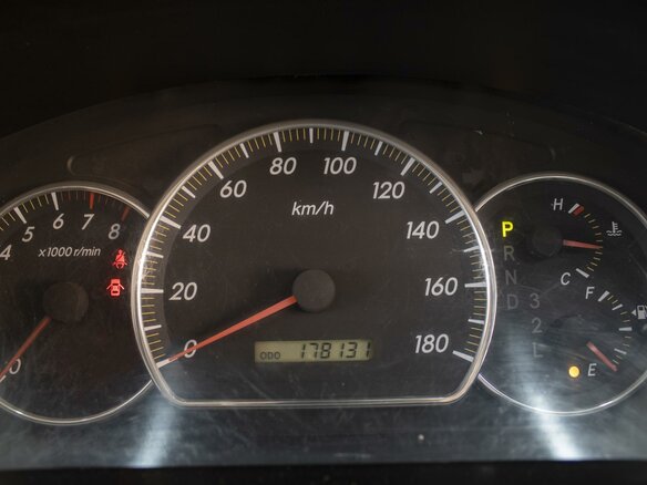 2004 Toyota Alphard I, серый - вид 13