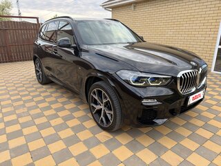 2021 BMW X5 30d IV (G05/G18), чёрный, 6350000 рублей, вид 2