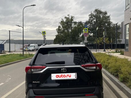 2021 Toyota RAV4 V (XA50), чёрный, 3150000 рублей, вид 3