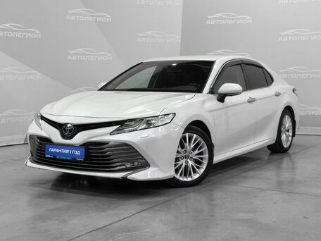 Toyota Camry VIII (XV70)