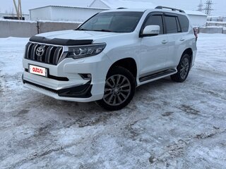 2018 Toyota Land Cruiser Prado 150 Series Рестайлинг 2, белый, 4950000 рублей, вид 1