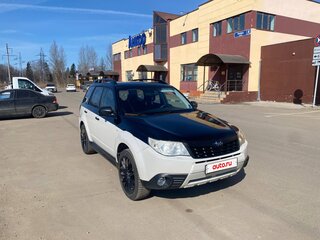 2011 Subaru Forester III Рестайлинг, белый, 900000 рублей, вид 4