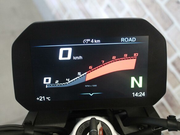 2025 BMW F 900 R, зелёный, 1165000 рублей - вид 10