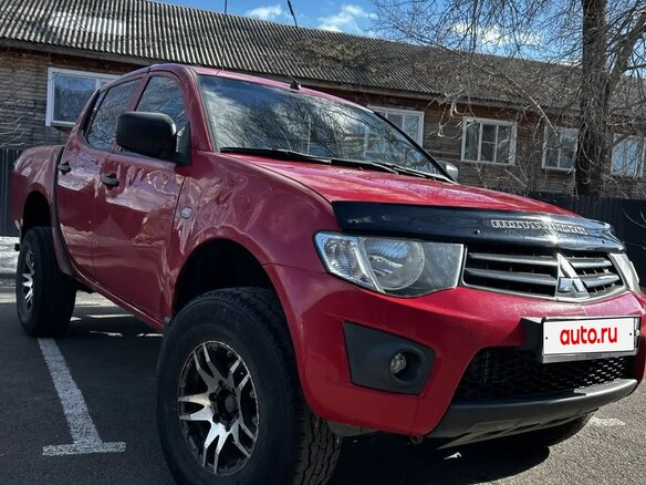 2010 Mitsubishi L200 IV, красный, 930000 рублей