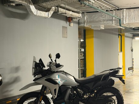 2026 CFMoto 1000MT-X Sport (ABS), серый, 900000 рублей, вид 4