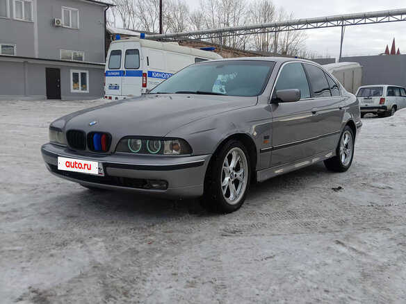 1999 BMW 5 серии 528i IV (E39), серебристый, 450000 рублей - вид 1