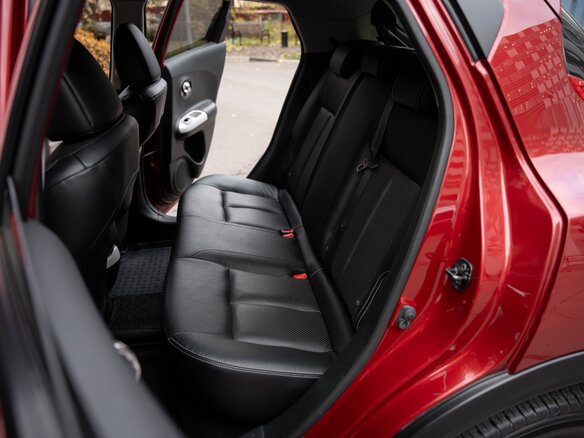 2012 Nissan Juke I, красный - вид 19