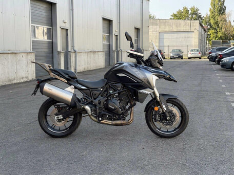 2026 Benelli TRK 702, чёрный, 628200 рублей, вид 2