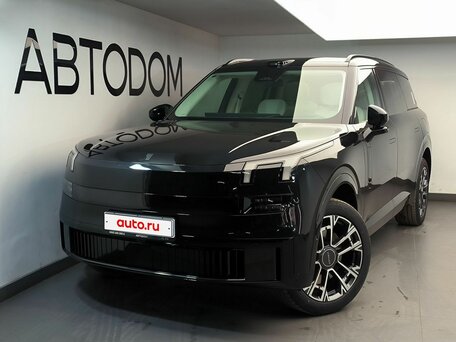 Lynk & Co 900