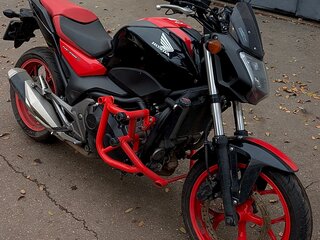 2017 Honda NC 750S, красный, 580000 рублей, вид 2