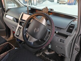 2009 Toyota Noah II (R70), серый, 1400000 рублей, вид 4