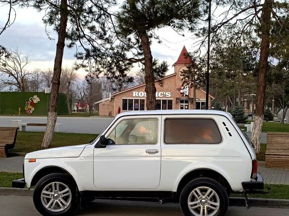 2013 Lada (ВАЗ) 2121 (4x4) I Рестайлинг, белый, 480000 рублей - вид 13