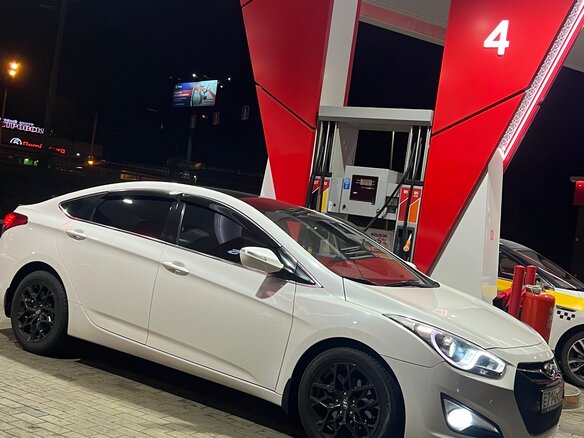 2014 Hyundai i40 I, белый, 1400000 рублей - вид 2