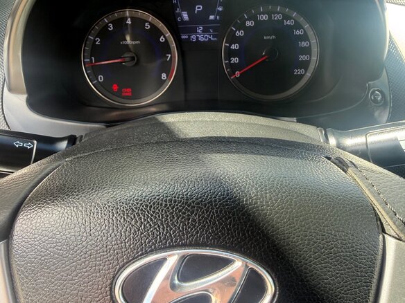 2013 Hyundai Solaris I, белый, 995000 рублей - вид 5