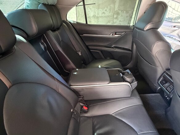 2019 Toyota Camry VIII (XV70), чёрный, 2550000 рублей - вид 15