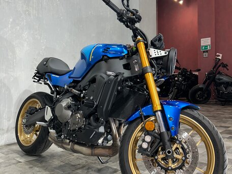 2022 Yamaha XSR900, синий, 1029000 рублей, вид 4