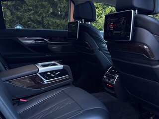 2016 BMW 7 серии Long 750Li xDrive VI (G11/G12), чёрный, 3999888 рублей, вид 5