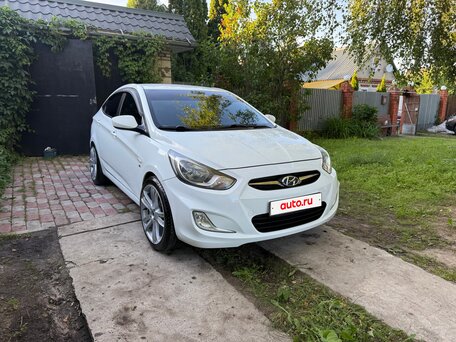 2012 Hyundai Solaris I, белый, 830000 рублей, вид 2