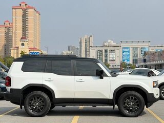 2024 Toyota Land Cruiser Prado 250 Series, белый, 9980000 рублей, вид 4