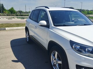 2015 Volkswagen Tiguan I Рестайлинг, белый, 1200000 рублей, вид 2