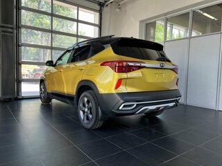2021 Kia Seltos I, жёлтый, 2000000 рублей, вид 4