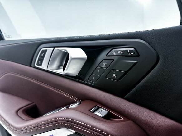 2024 BMW X7 40d I (G07) Рестайлинг, чёрный, 13300000 рублей - вид 12