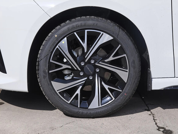 2026 Lynk & Co 03 I Рестайлинг 2, белый, 2450000 рублей - вид 12