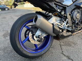 2017 Yamaha MT-10SP, серебристый, 970000 рублей, вид 4