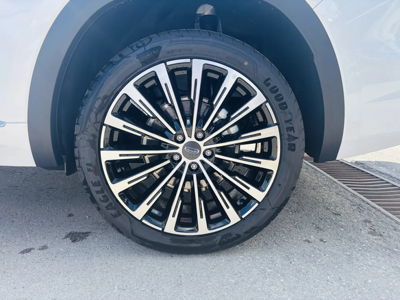 2026 Geely Monjaro I, белый, 4954990 рублей - вид 13