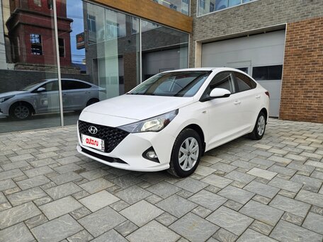 2021 Hyundai Solaris II Рестайлинг, белый, 1550000 рублей, вид 1
