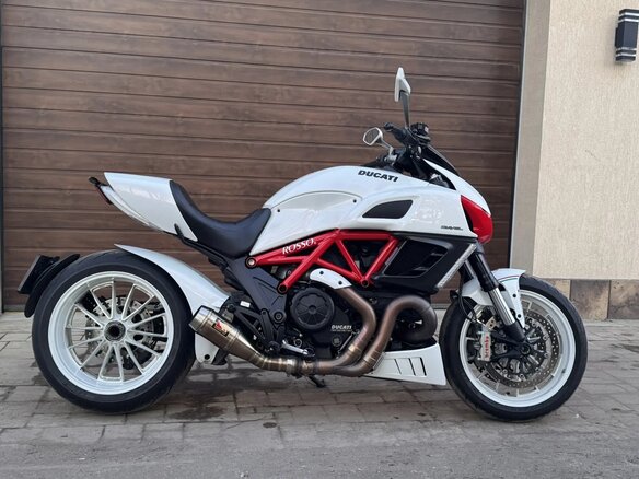 2013 Ducati Diavel, белый, 930000 рублей