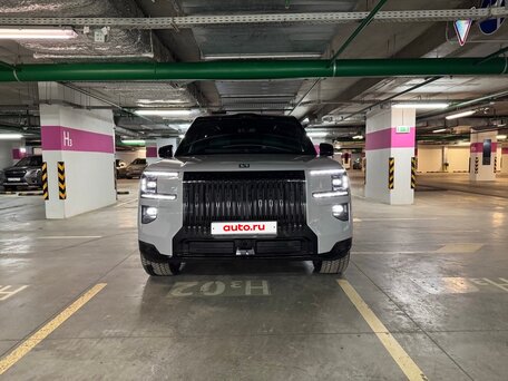 2025 Zeekr 9X 70 kWh, чёрный, вид 3