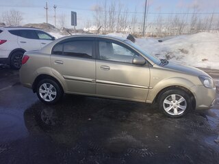2010 Kia Rio II Рестайлинг, бежевый, 370000 рублей, вид 5