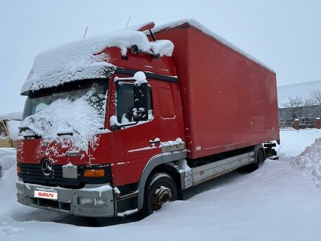 2002 Mercedes-Benz Atego, красный, 2600000 рублей, вид 1