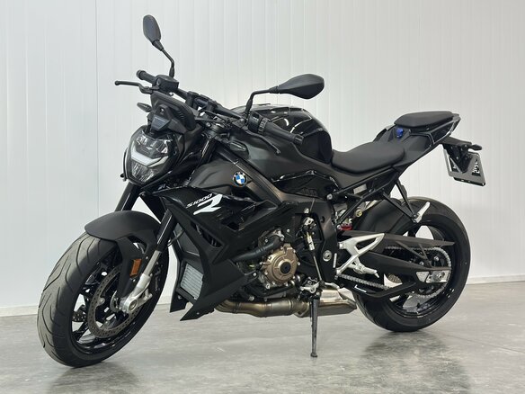 2024 BMW S 1000 R, чёрный, 1779000 рублей - вид 2