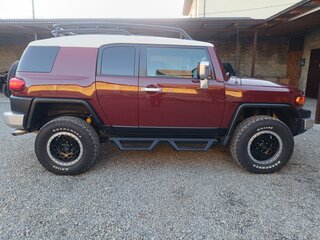 2009 Toyota FJ Cruiser, красный, 3600000 рублей, вид 2