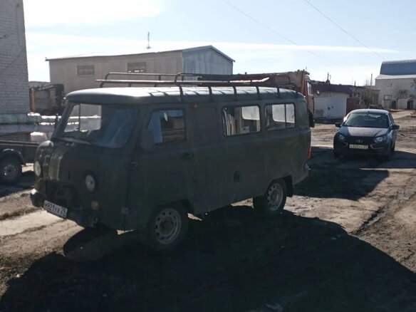 2016 УАЗ 3741, зелёный, 550000 рублей