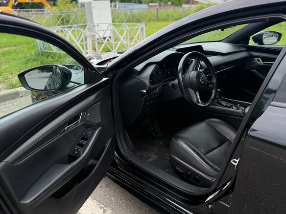 2019 Mazda 3 IV (BP), чёрный, 1790000 рублей - вид 34