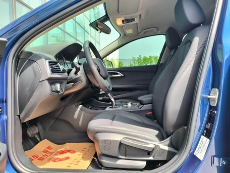 2022 BMW 1 серии 120i III (F52) Рестайлинг, синий, 1520000 рублей, вид 5