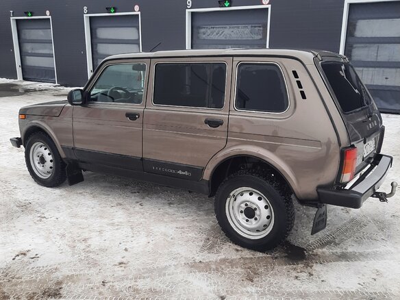 2020 Lada (ВАЗ) 2131 (4x4) I Рестайлинг (2020), коричневый, 650000 рублей - вид 3