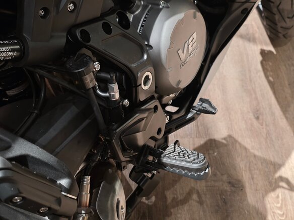 2026 Moto Morini X-CAPE 650, красный, 1499900 рублей - вид 14