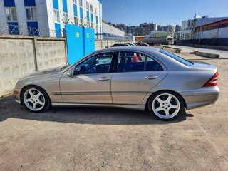 2005 Mercedes-Benz C-Класс 230 II (W203) Рестайлинг, серый, 800000 рублей, вид 3