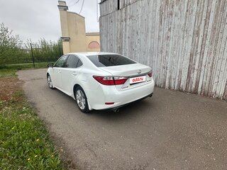 2013 Lexus ES 250 VI, белый, 2200000 рублей, вид 3