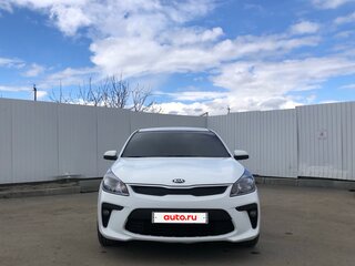 2018 Kia Rio IV, белый, 1390000 рублей, вид 1