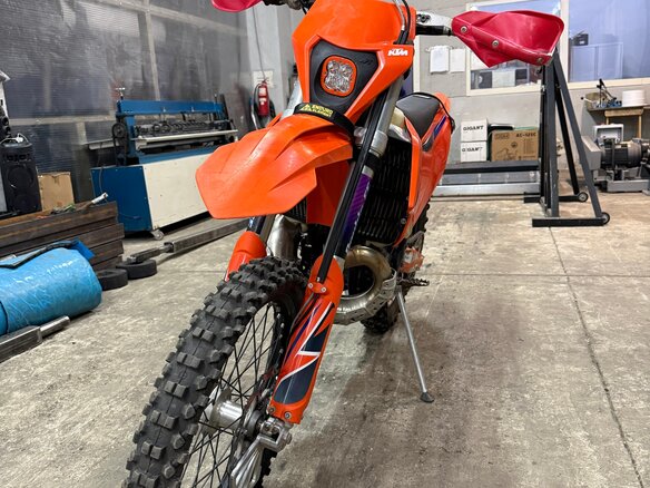 2022 KTM 300 EXC, оранжевый, 800000 рублей - вид 3