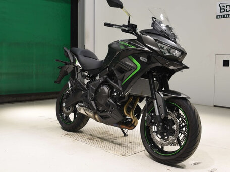 2025 Kawasaki Versys 650, чёрный, 910000 рублей, вид 3