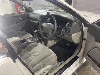1996 Toyota Mark II VIII (X100), белый, 660000 рублей, вид 4